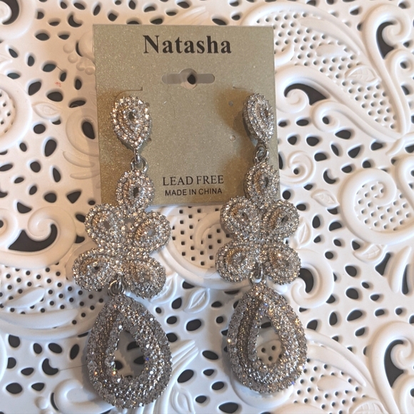DANNIJO Jewelry - Beautiful Clear stone Dandle Drop Earrings